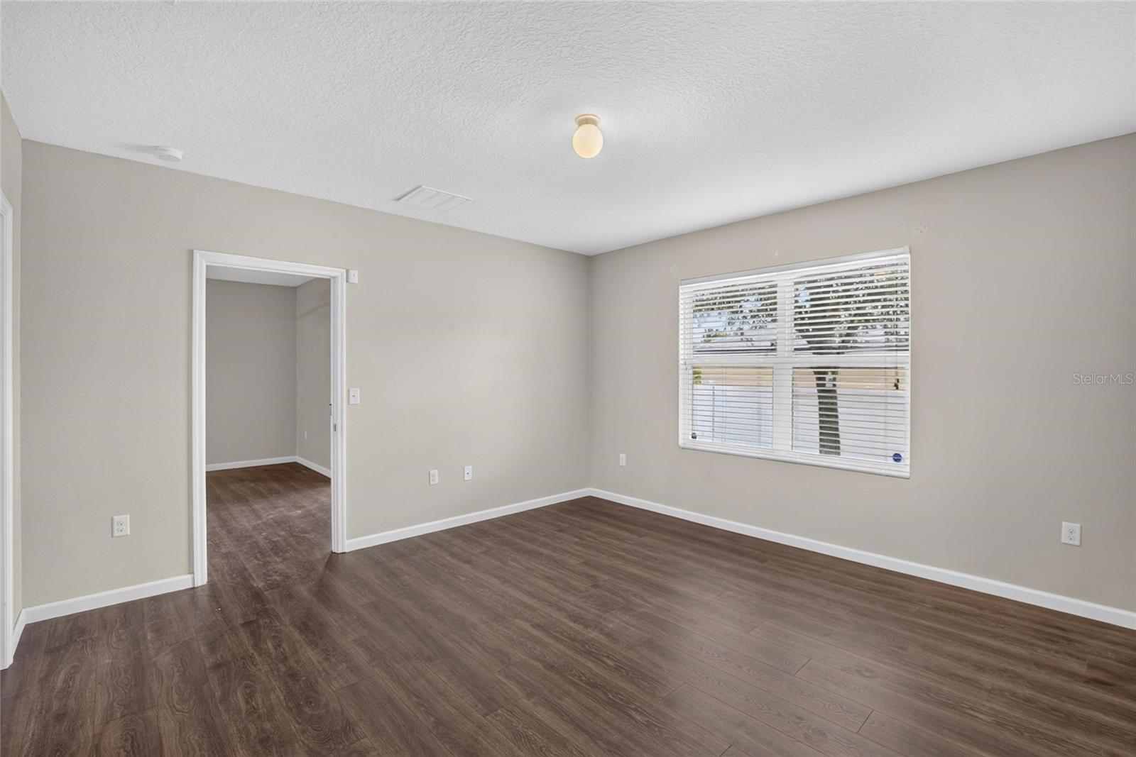 12035 SUBURBAN SUNRISE ST — photo 36
