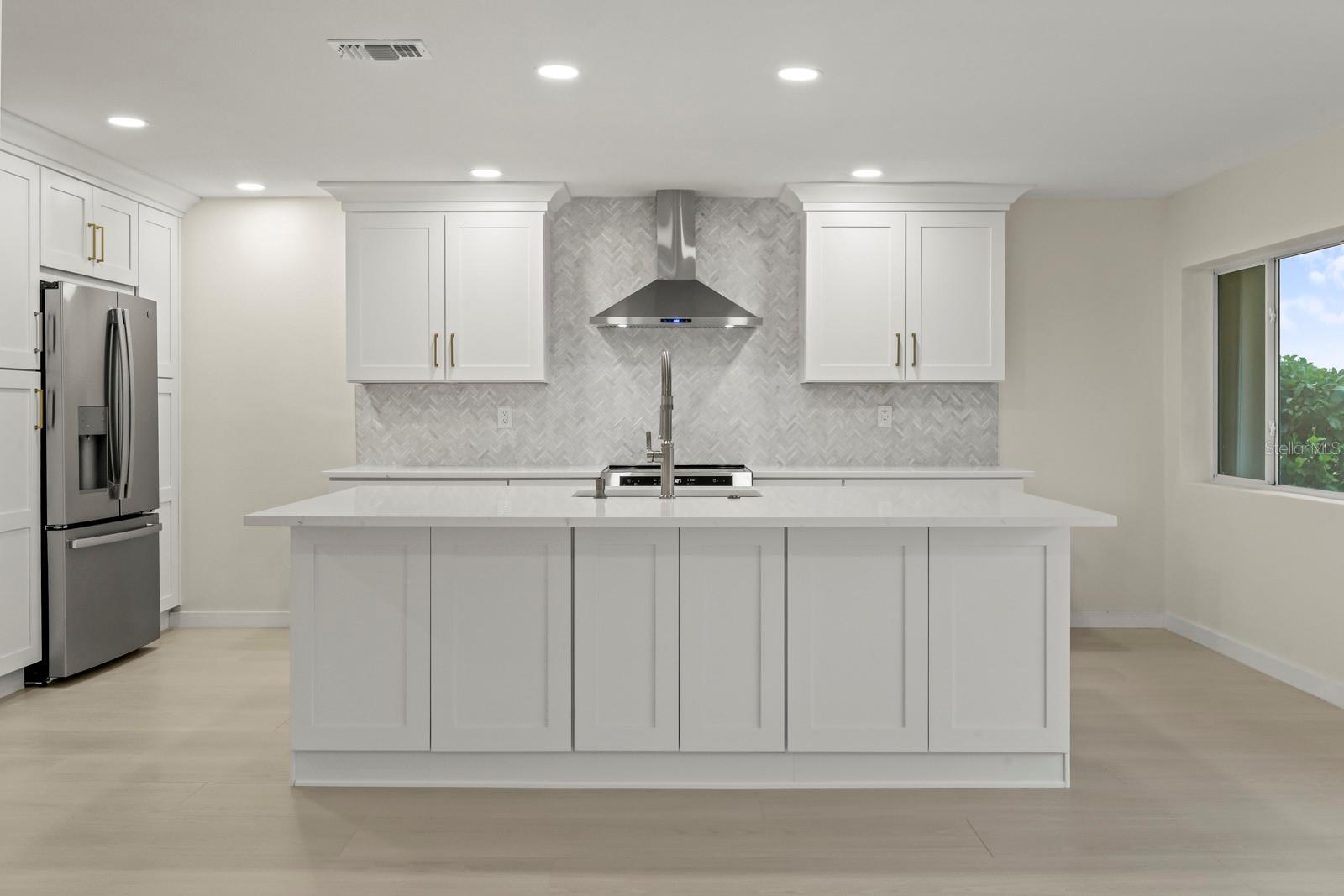 2703 LANCASTER DR — photo 4