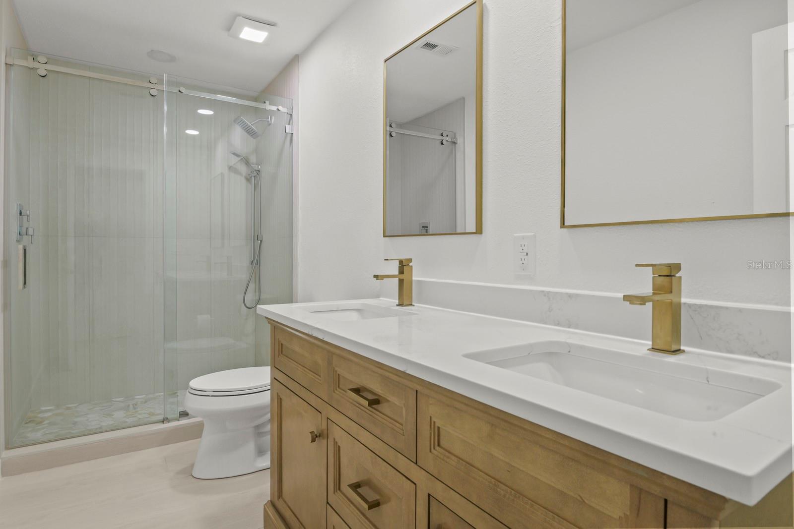 2703 LANCASTER DR — photo 18