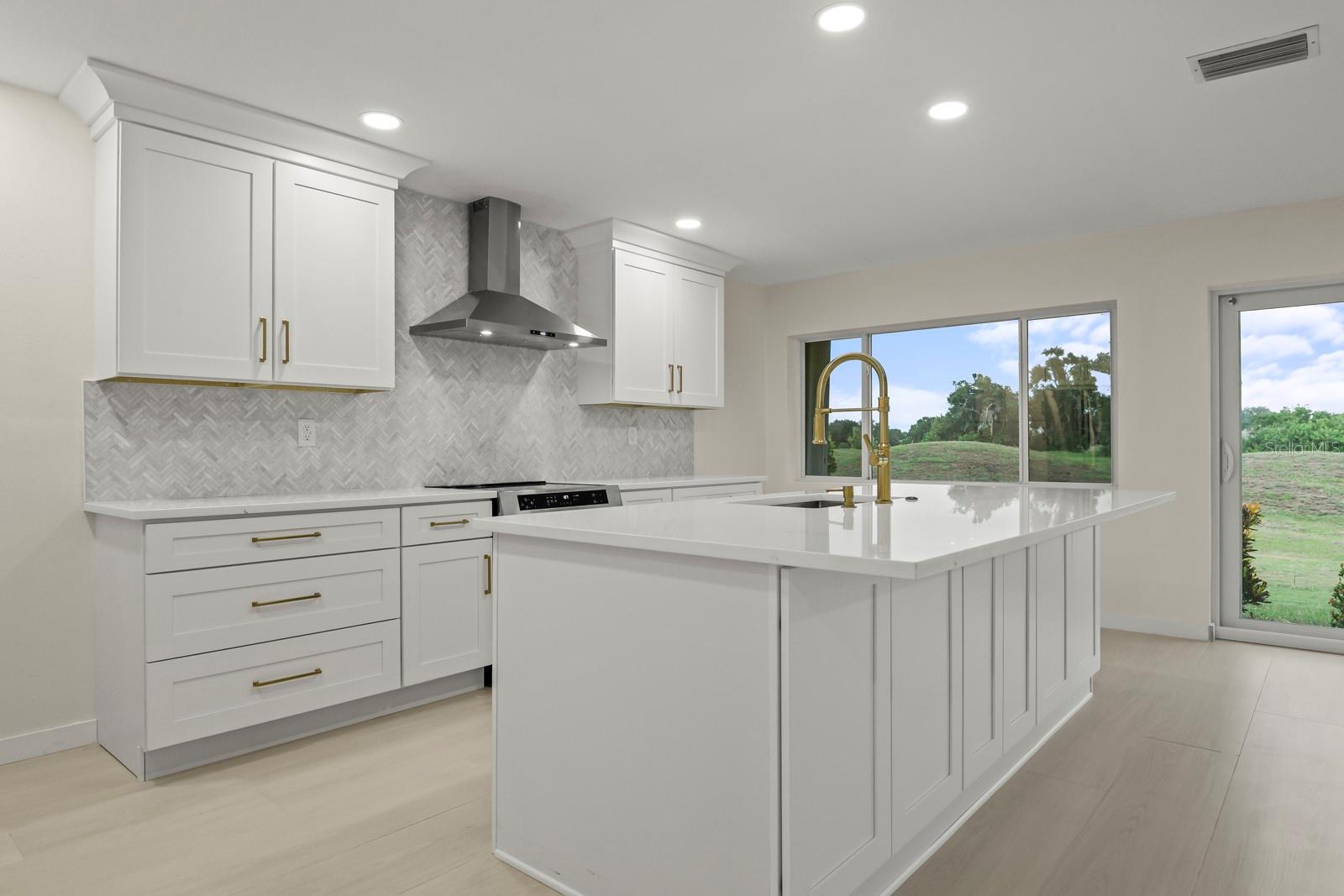 2703 LANCASTER DR — photo 8