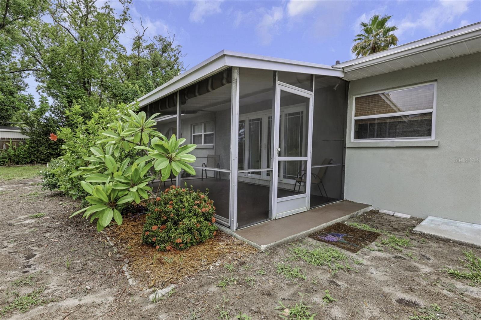 2077 DRUID RD E — photo 13
