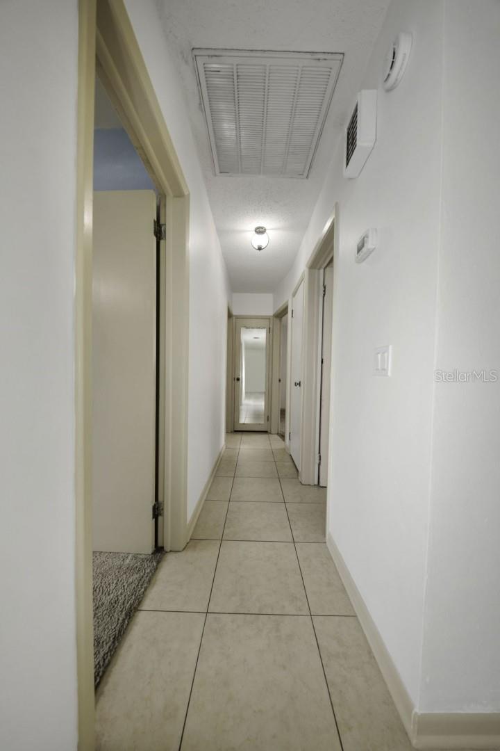 2077 DRUID RD E — photo 32