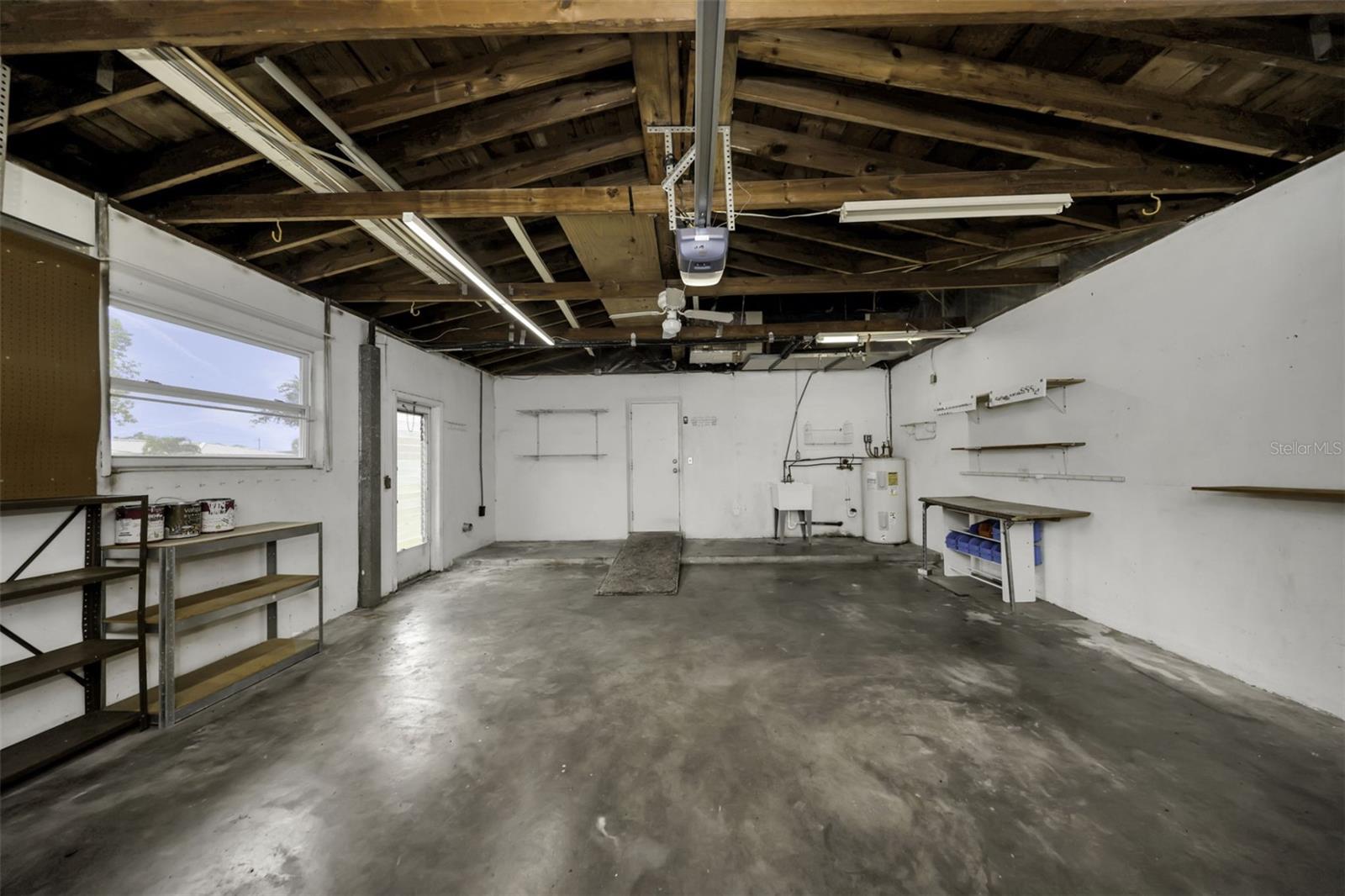 2077 DRUID RD E — photo 66
