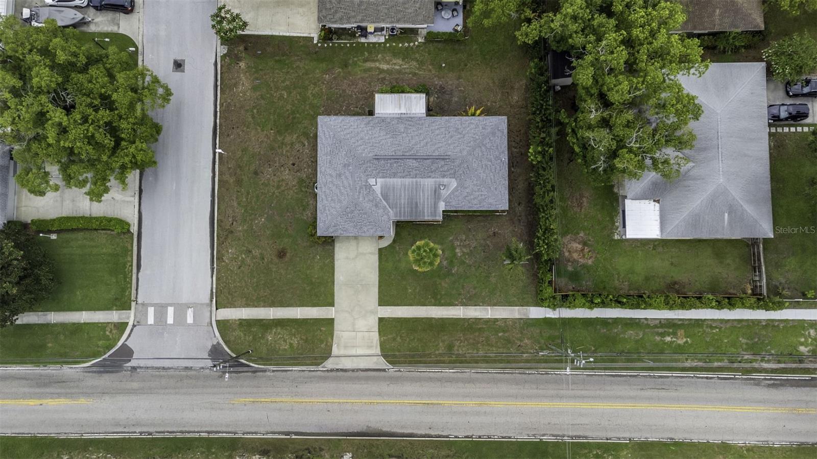 2077 DRUID RD E — photo 69
