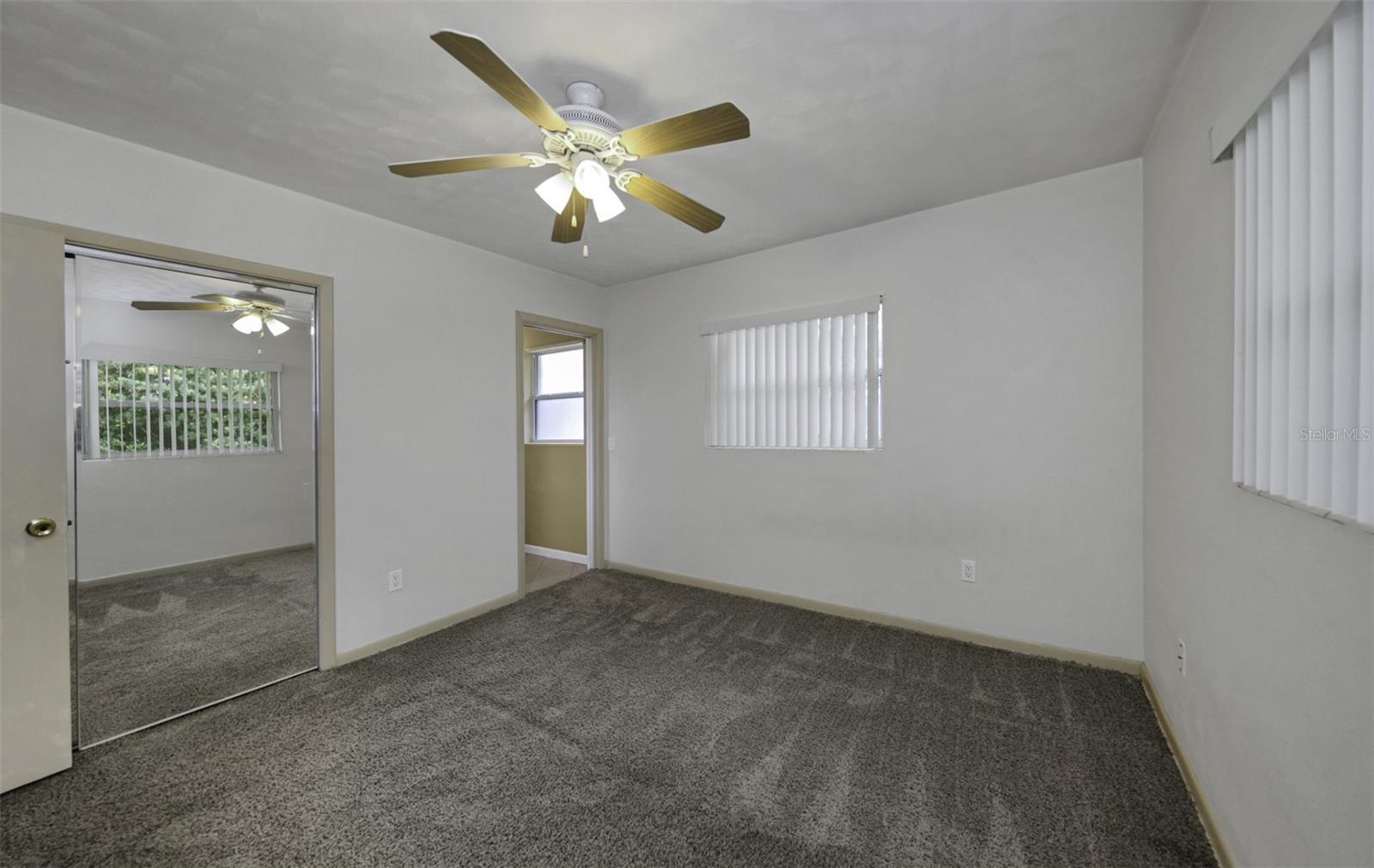 2077 DRUID RD E — photo 33