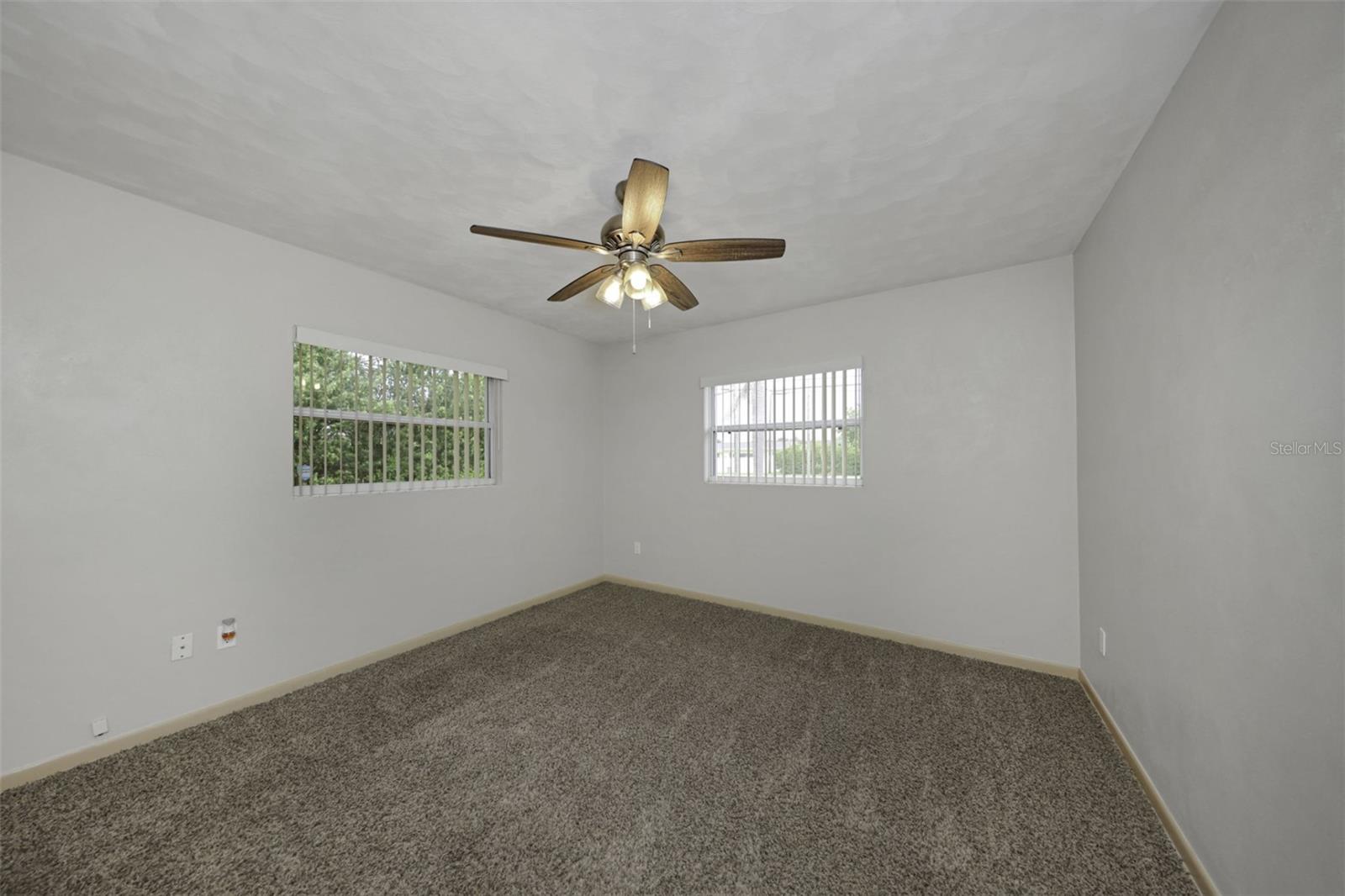 2077 DRUID RD E — photo 34
