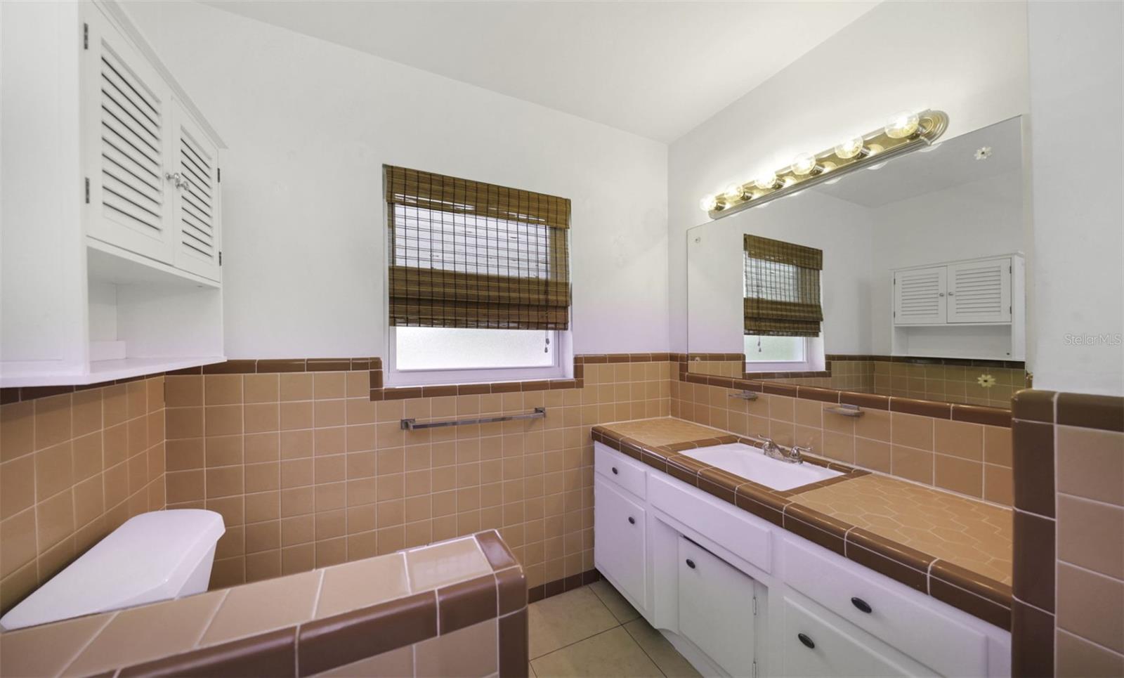 2077 DRUID RD E — photo 47