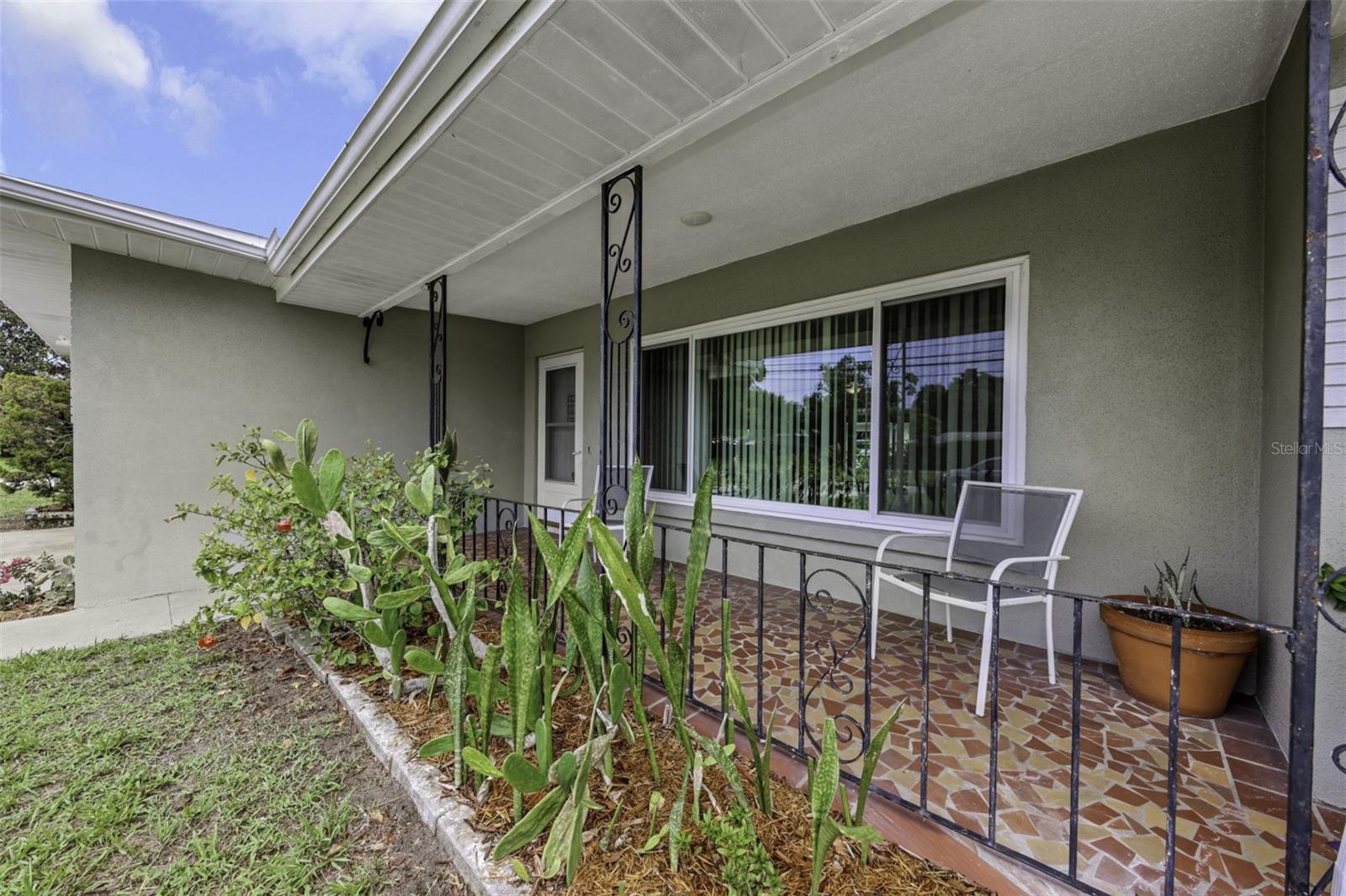 2077 DRUID RD E — photo 10