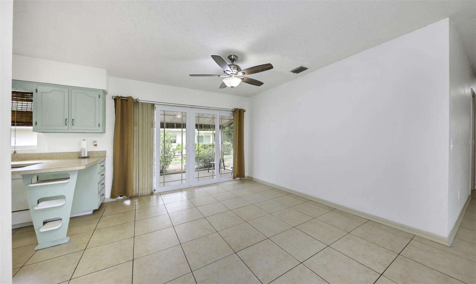 2077 DRUID RD E — photo 25