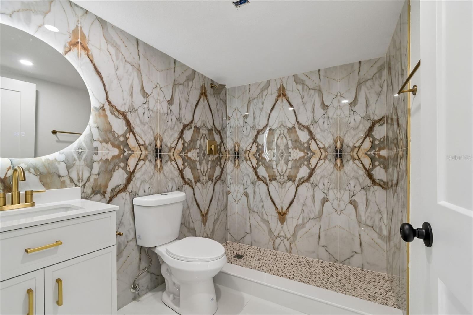 517 HAMPTON AVE NE — photo 6