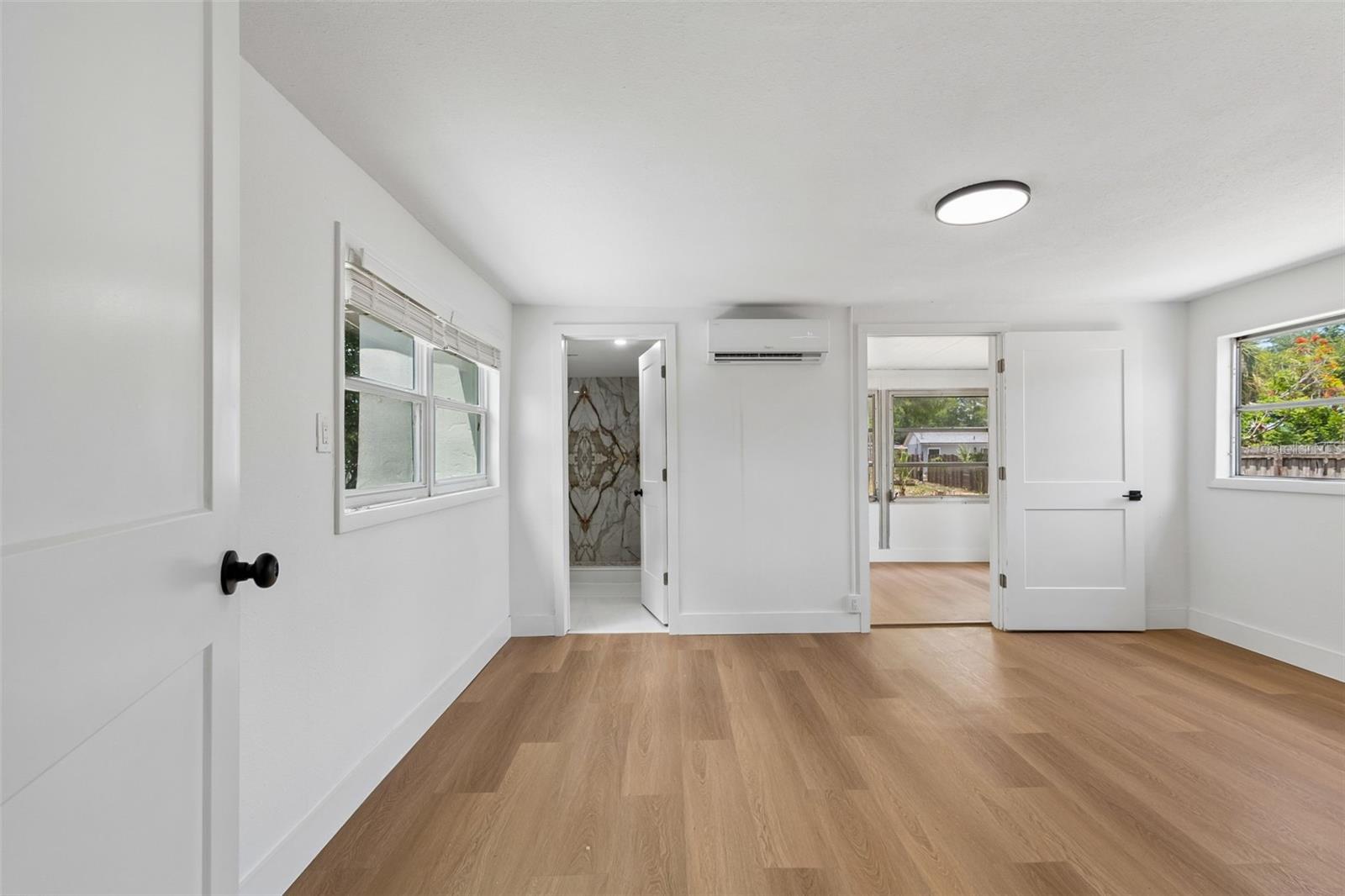 517 HAMPTON AVE NE — photo 17