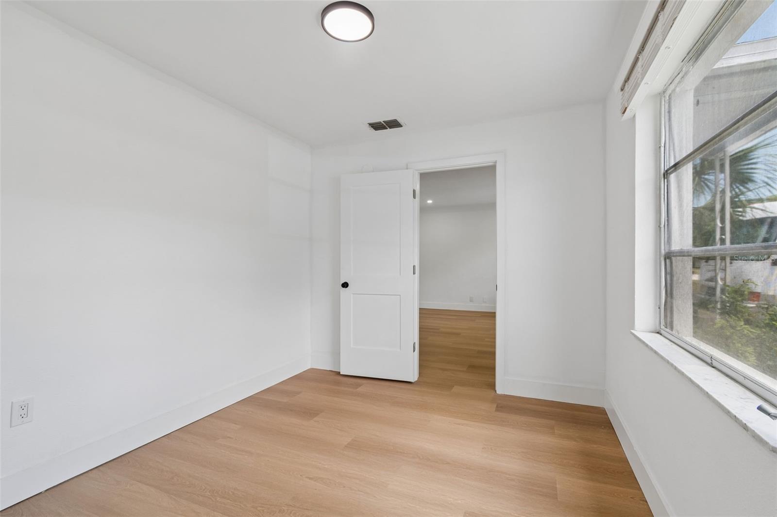 517 HAMPTON AVE NE — photo 13