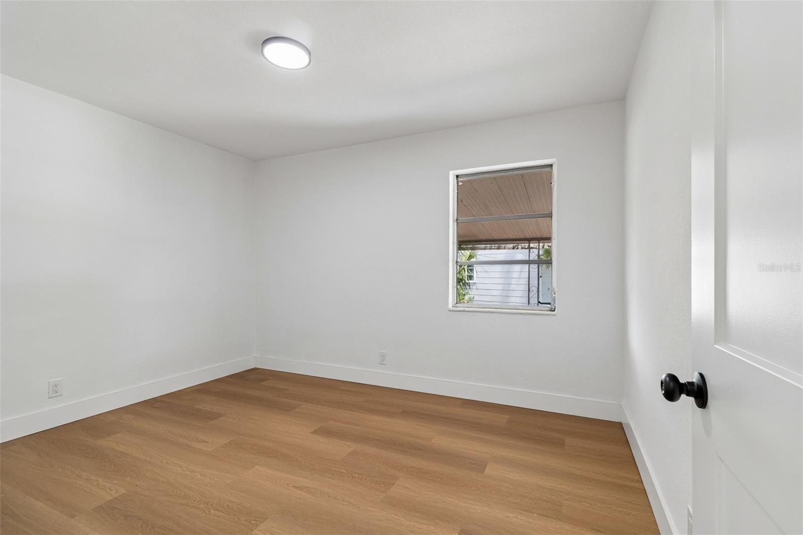 517 HAMPTON AVE NE — photo 19