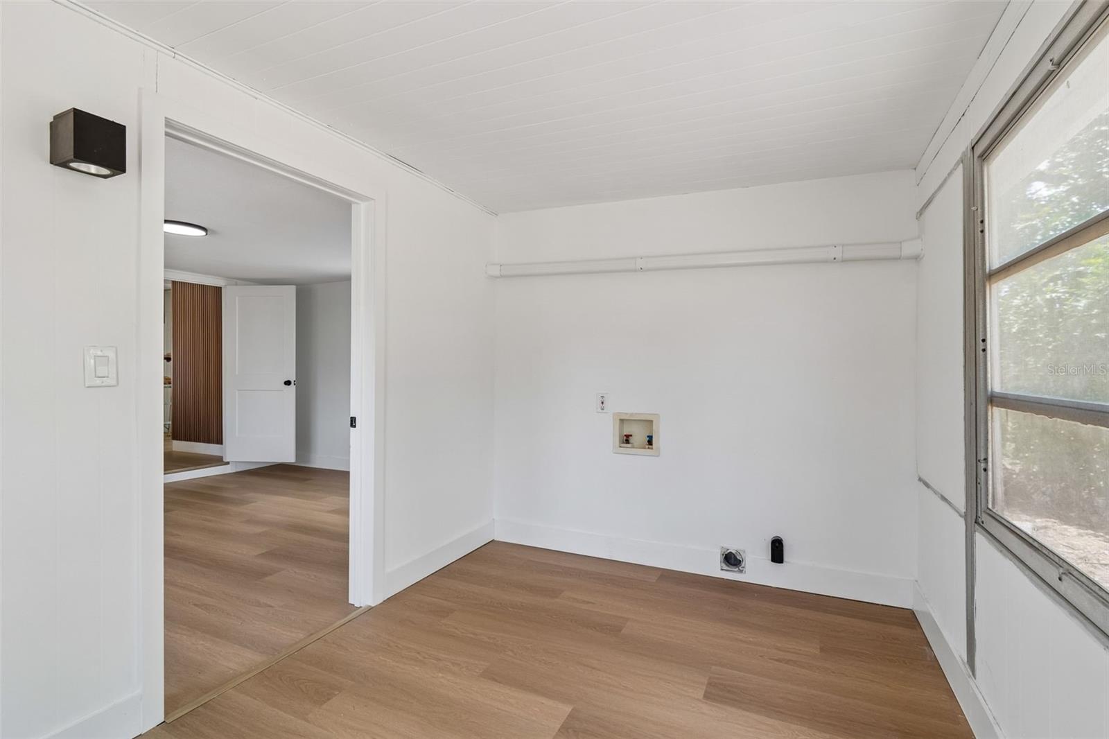 517 HAMPTON AVE NE — photo 30