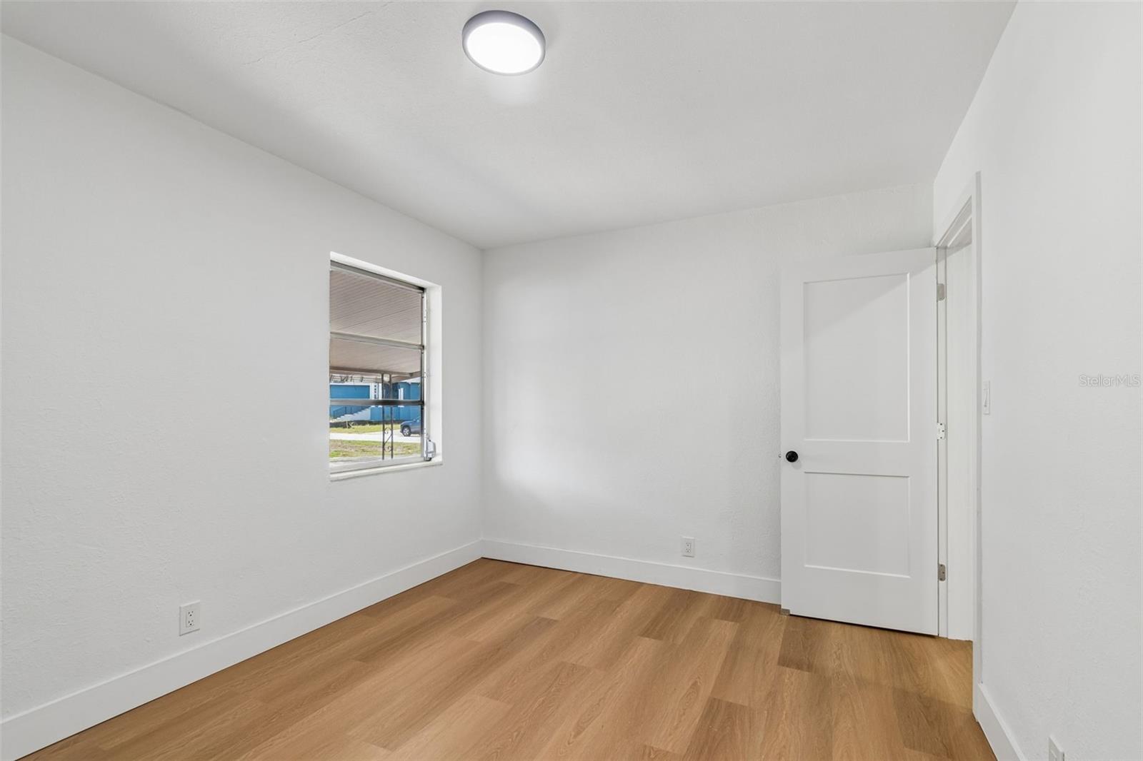 517 HAMPTON AVE NE — photo 26