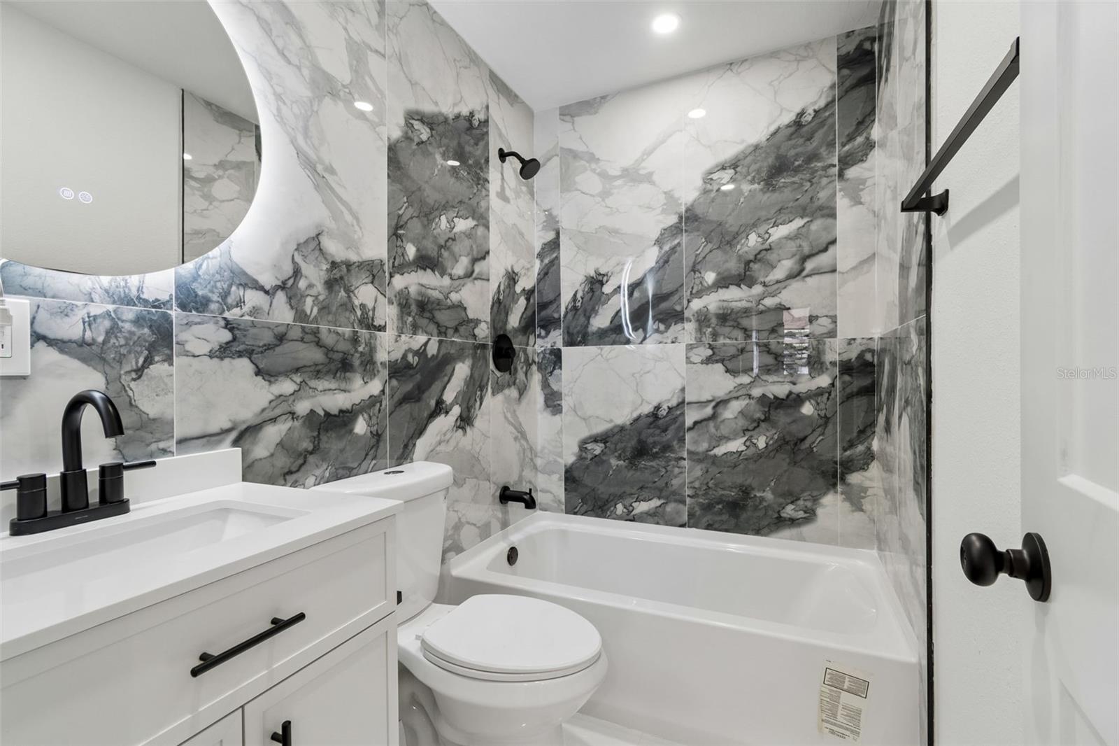 517 HAMPTON AVE NE — photo 7