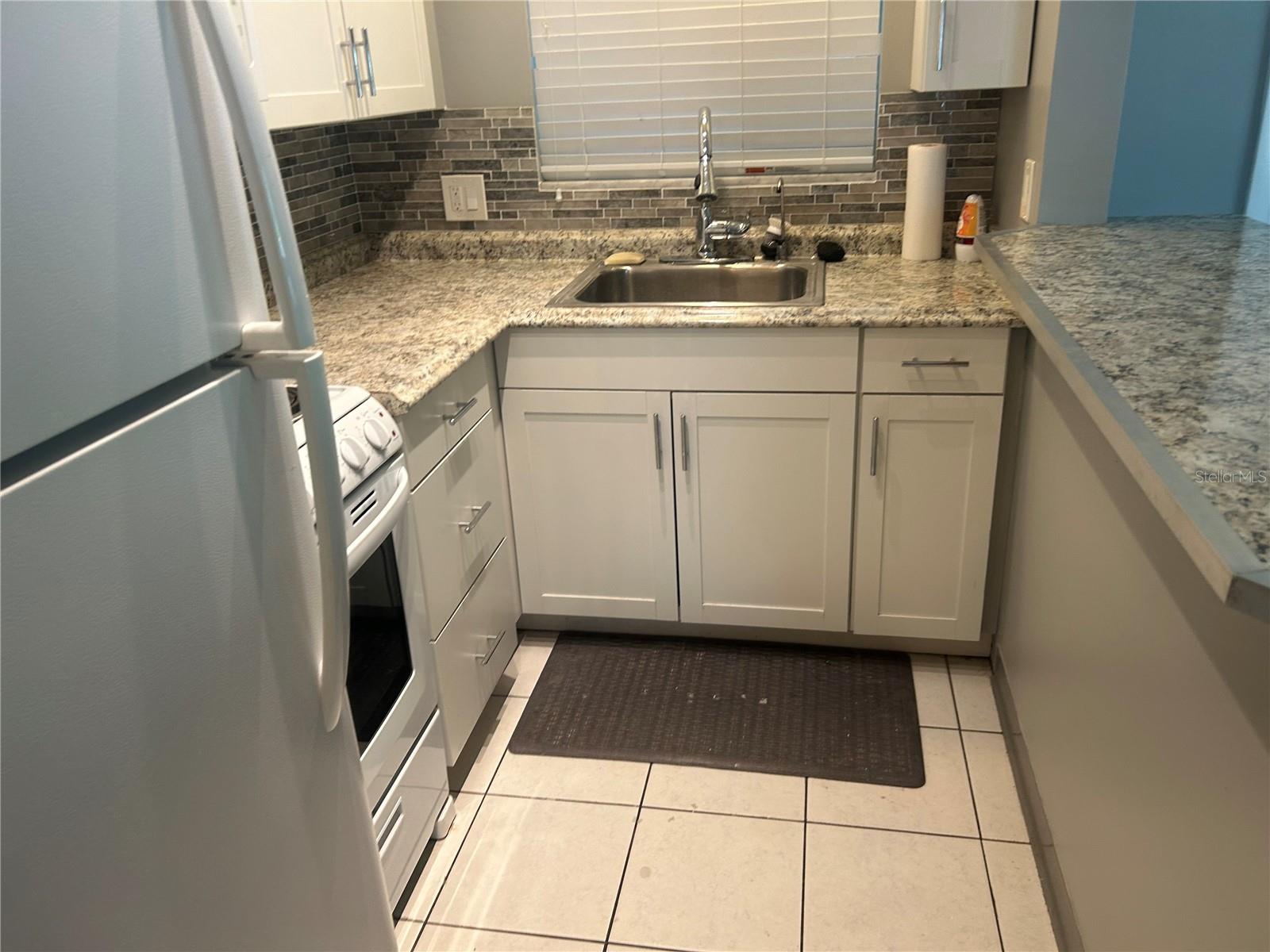 300 35TH AVE N #F8 — photo 11