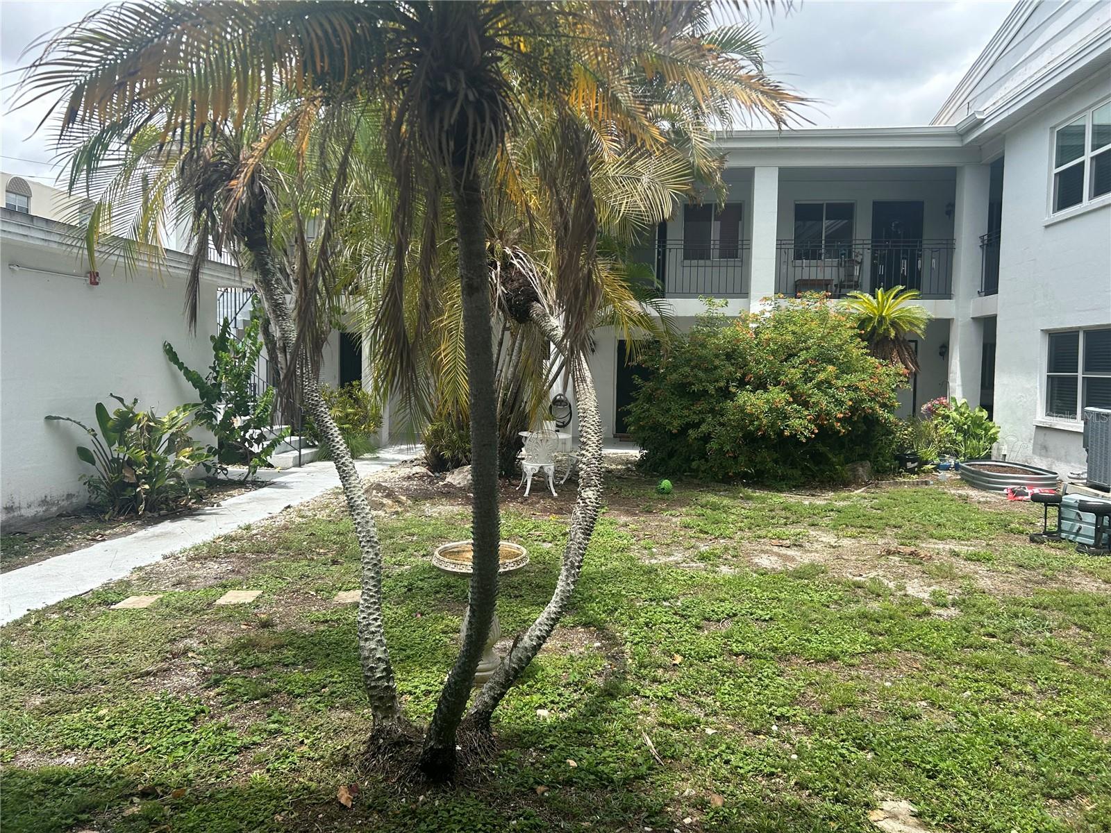 300 35TH AVE N #F8 — photo 4