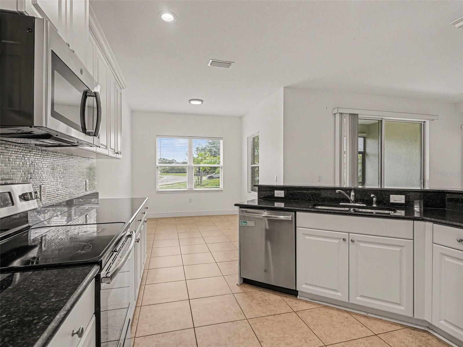 7521 RIDGELAKE CIR — photo 10