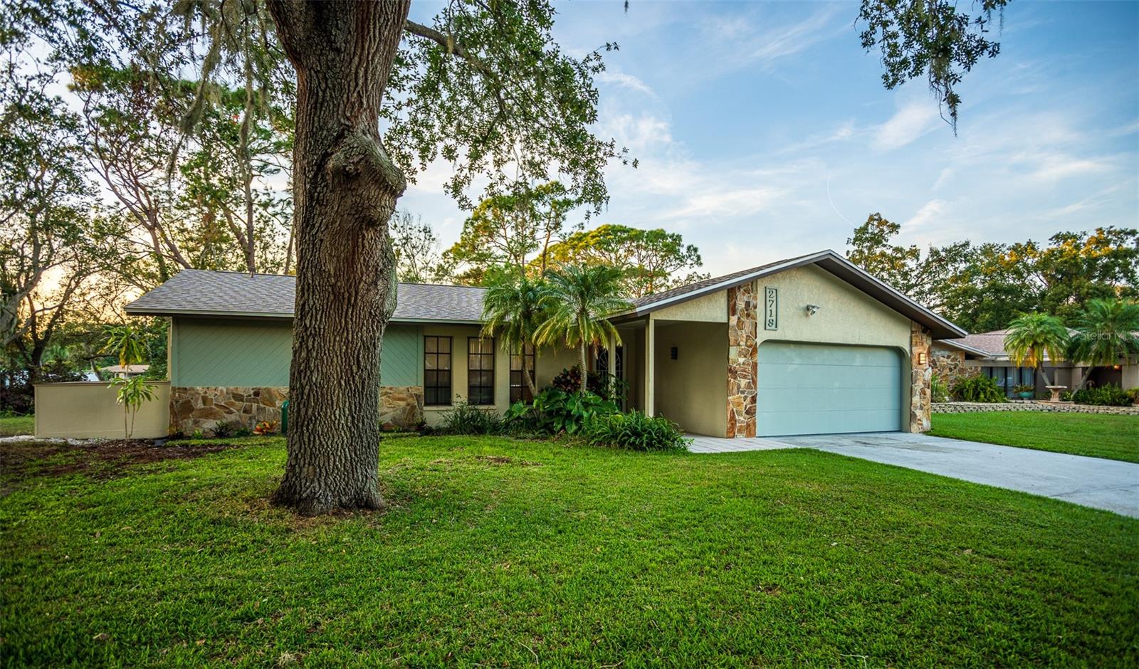 2719 FOREST KNOLL DR — photo 17