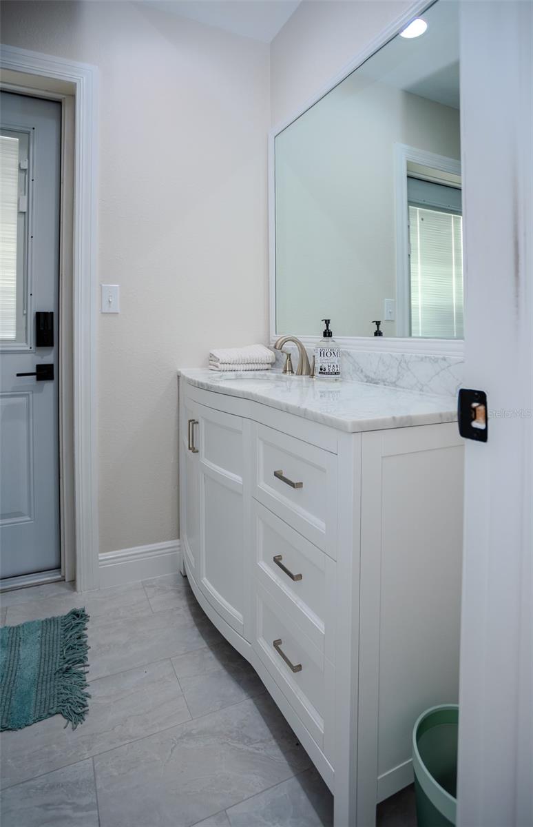 2719 FOREST KNOLL DR — photo 12