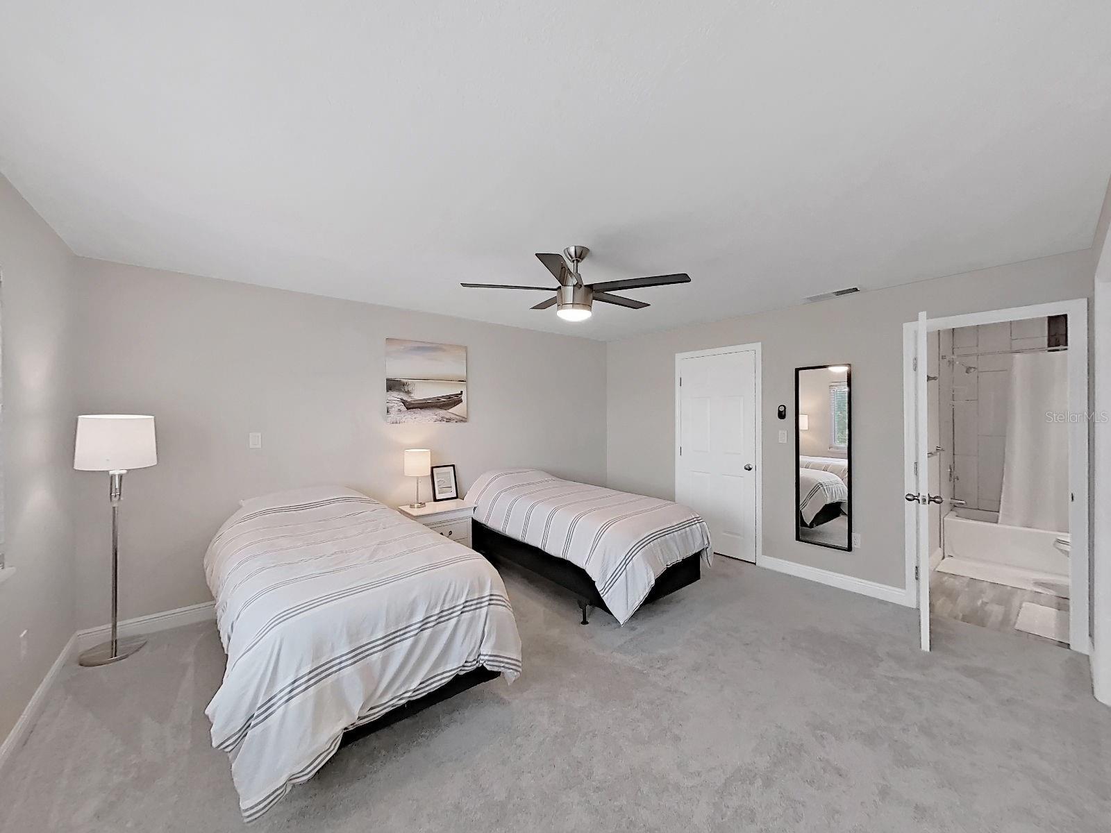 433 S PAULA DR #18 — photo 33