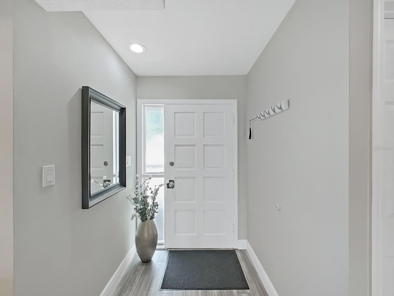 433 S PAULA DR #18 — photo 4