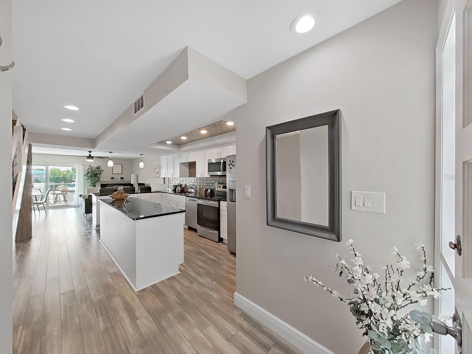 433 S PAULA DR #18 — photo 2