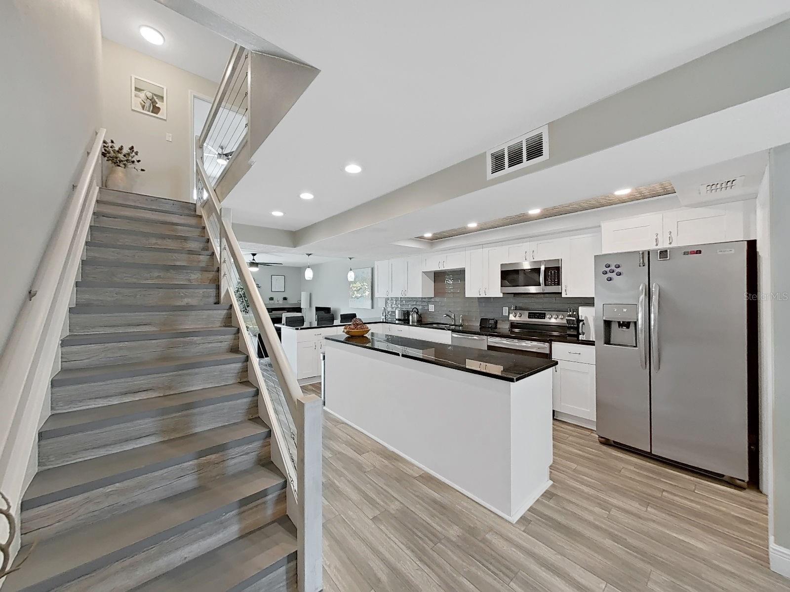 433 S PAULA DR #18 — photo 9