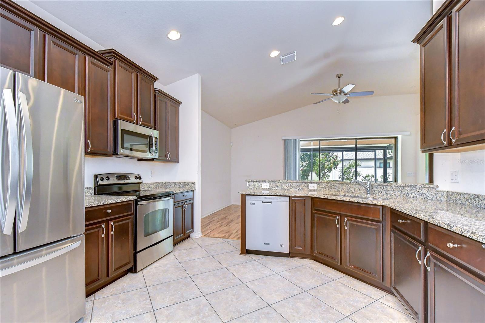 8443 WHITE POPLAR DR — photo 31