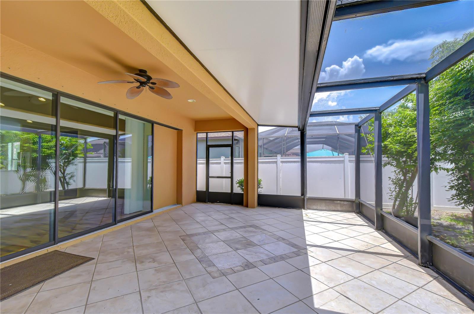 8443 WHITE POPLAR DR — photo 4