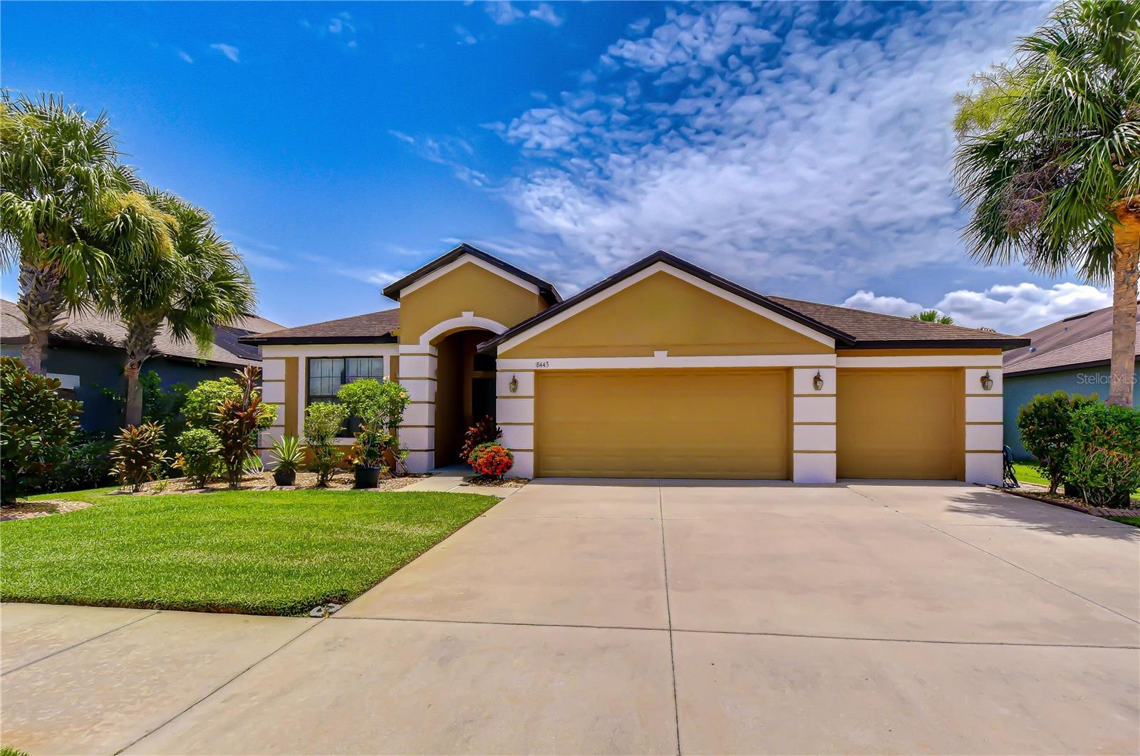 8443 WHITE POPLAR DR — photo 2