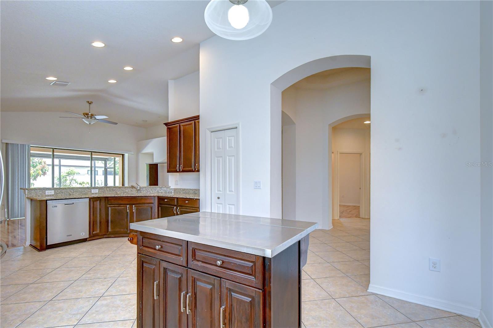 8443 WHITE POPLAR DR — photo 27
