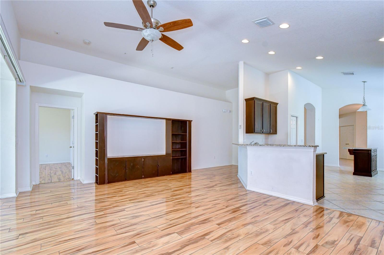 8443 WHITE POPLAR DR — photo 38