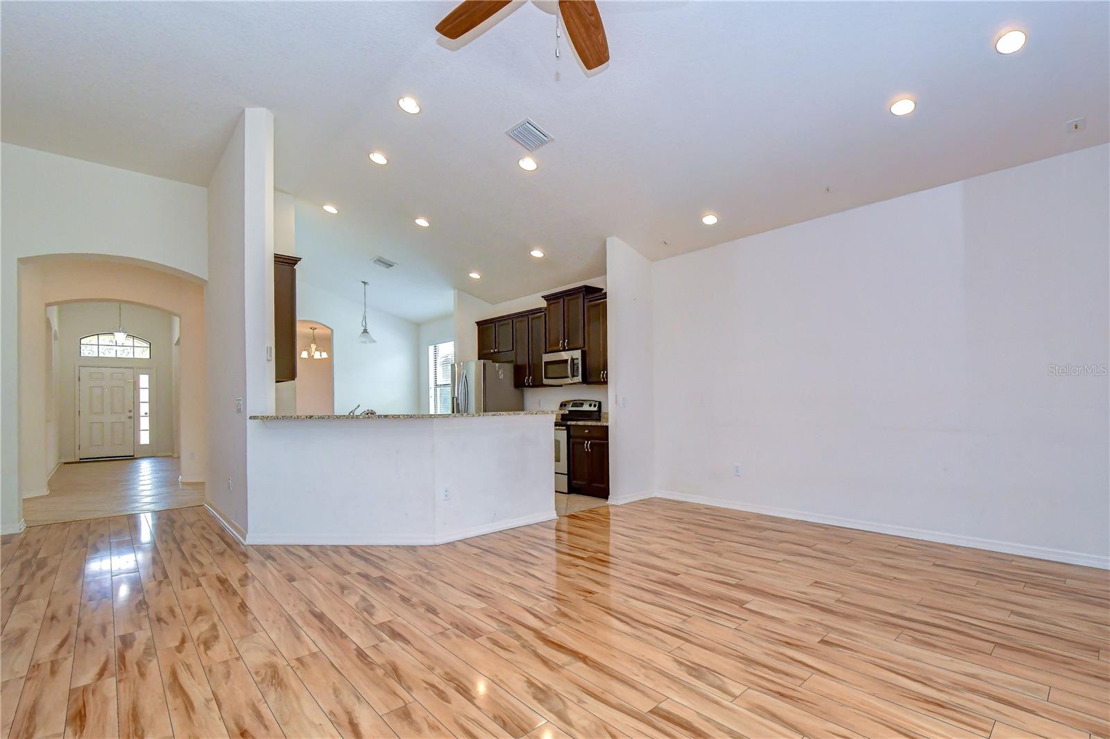 8443 WHITE POPLAR DR — photo 42