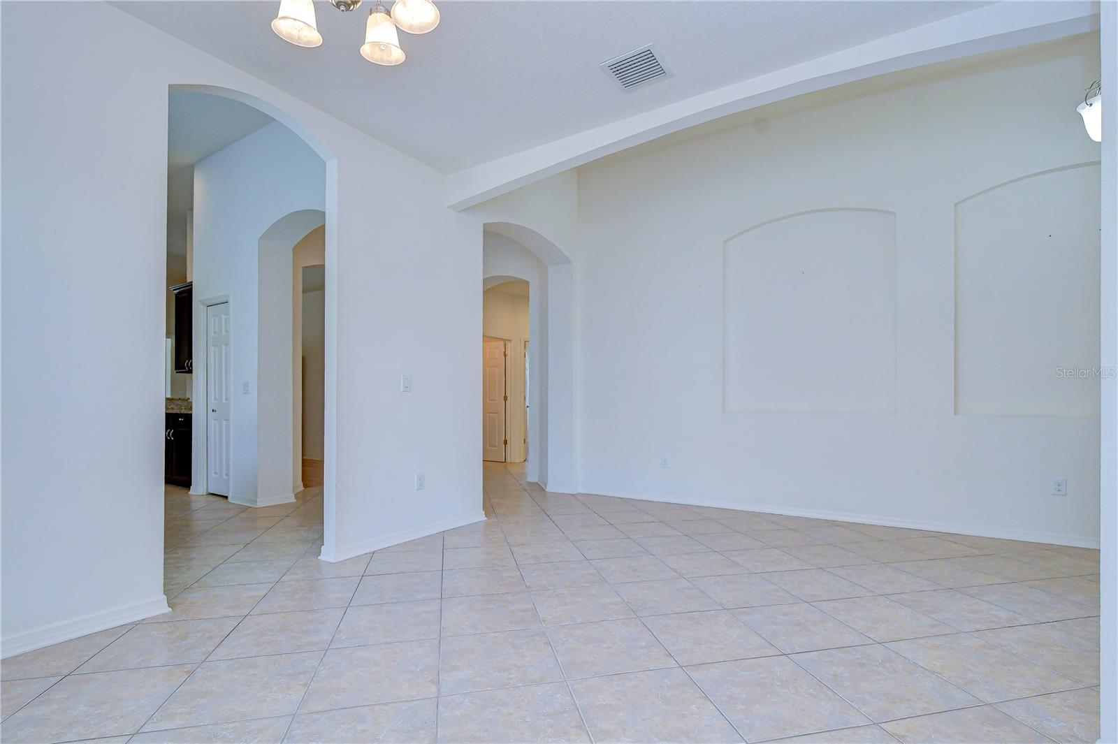 8443 WHITE POPLAR DR — photo 25