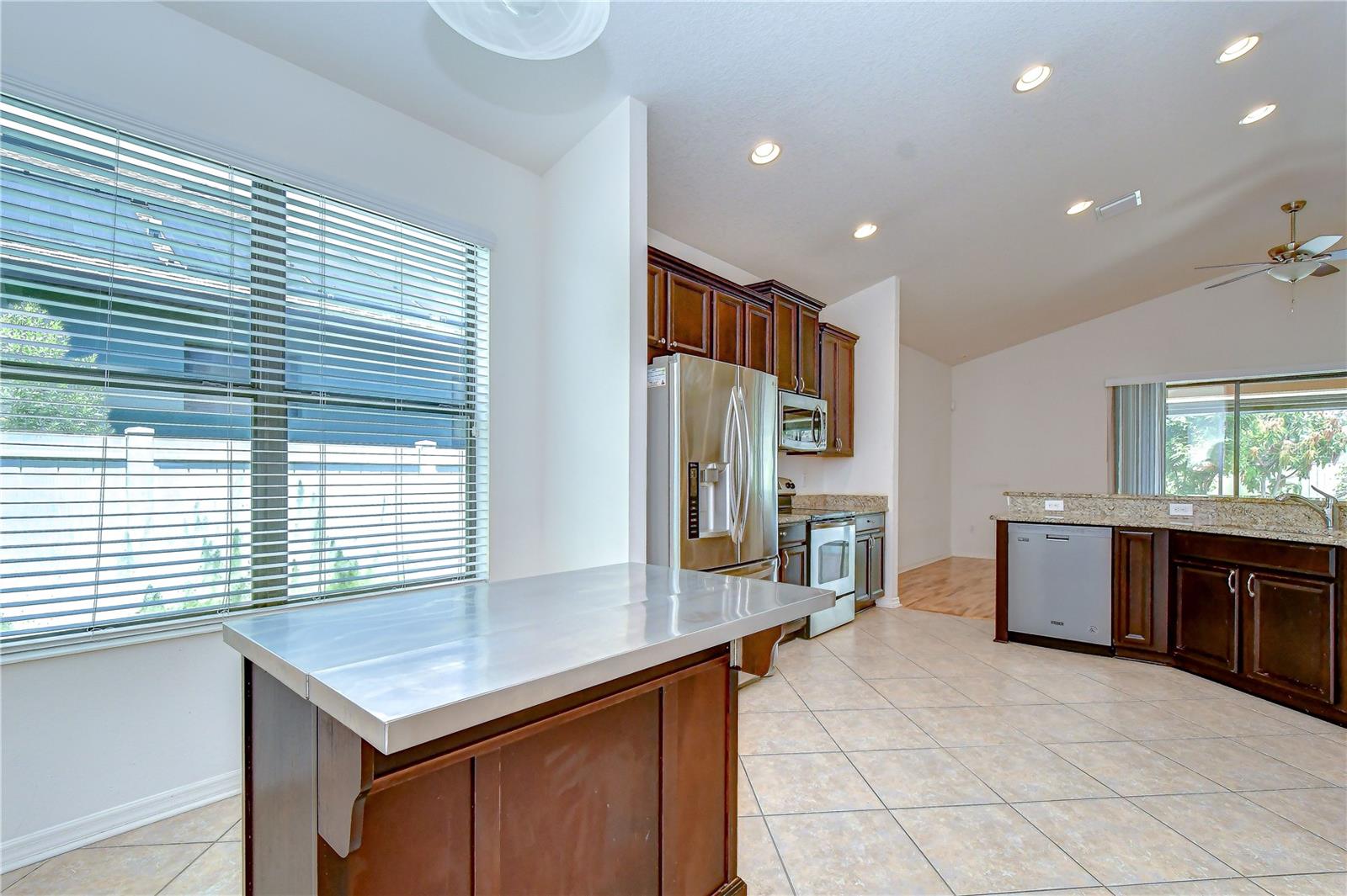 8443 WHITE POPLAR DR — photo 30
