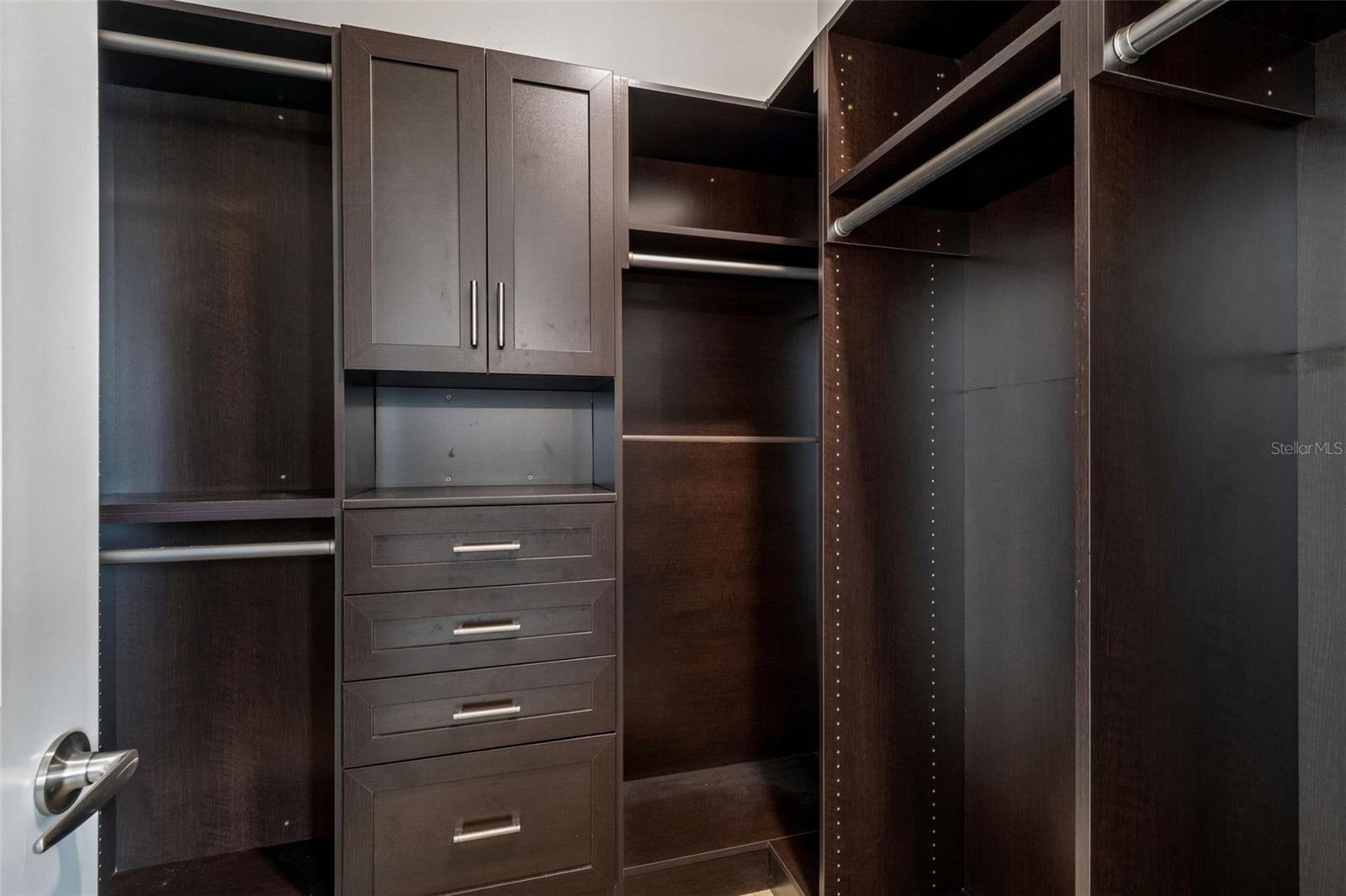7872 MARSH POINTE DR — photo 26