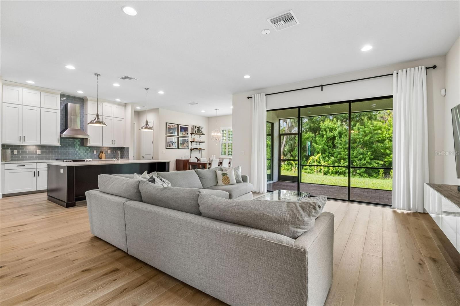 7872 MARSH POINTE DR — photo 11