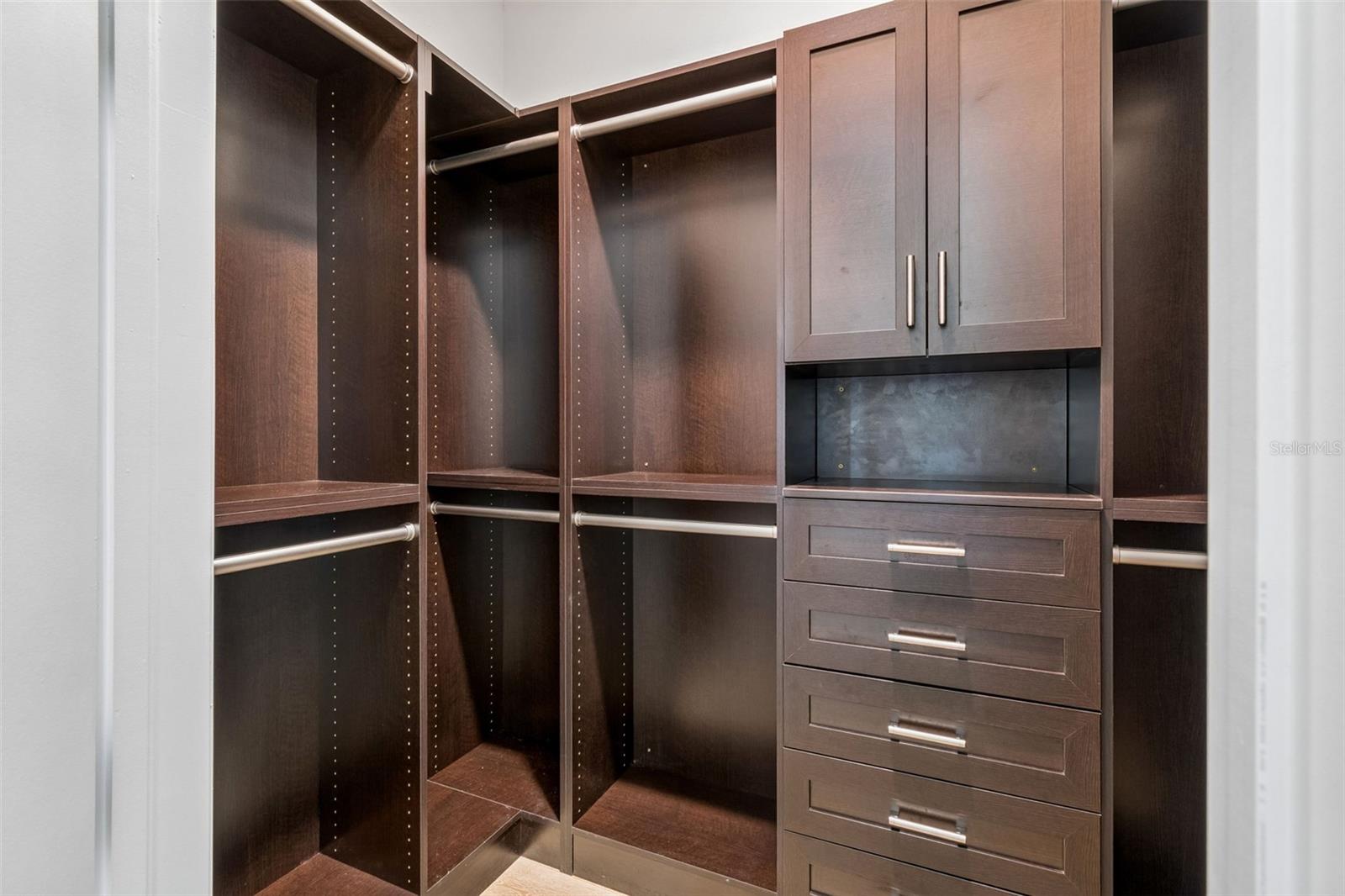 7872 MARSH POINTE DR — photo 27