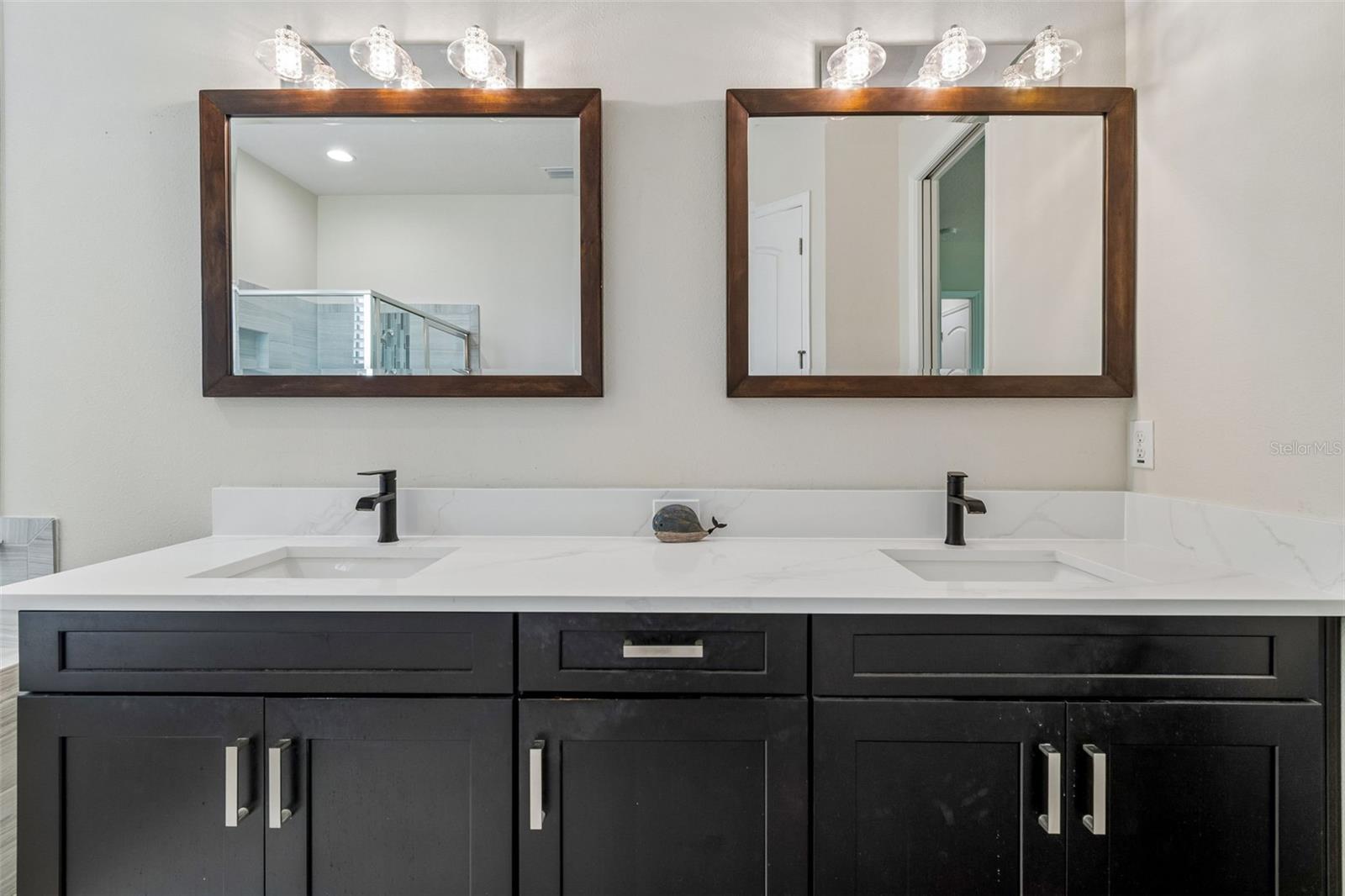 7872 MARSH POINTE DR — photo 24