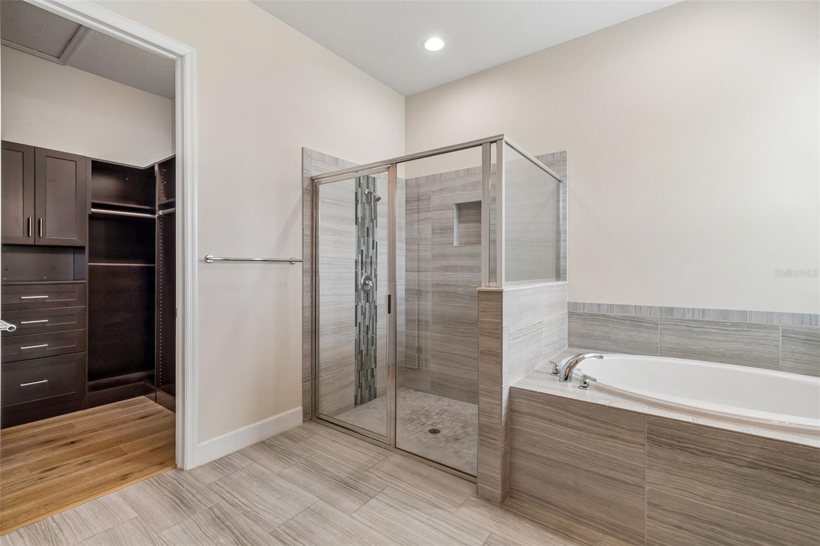 7872 MARSH POINTE DR — photo 25