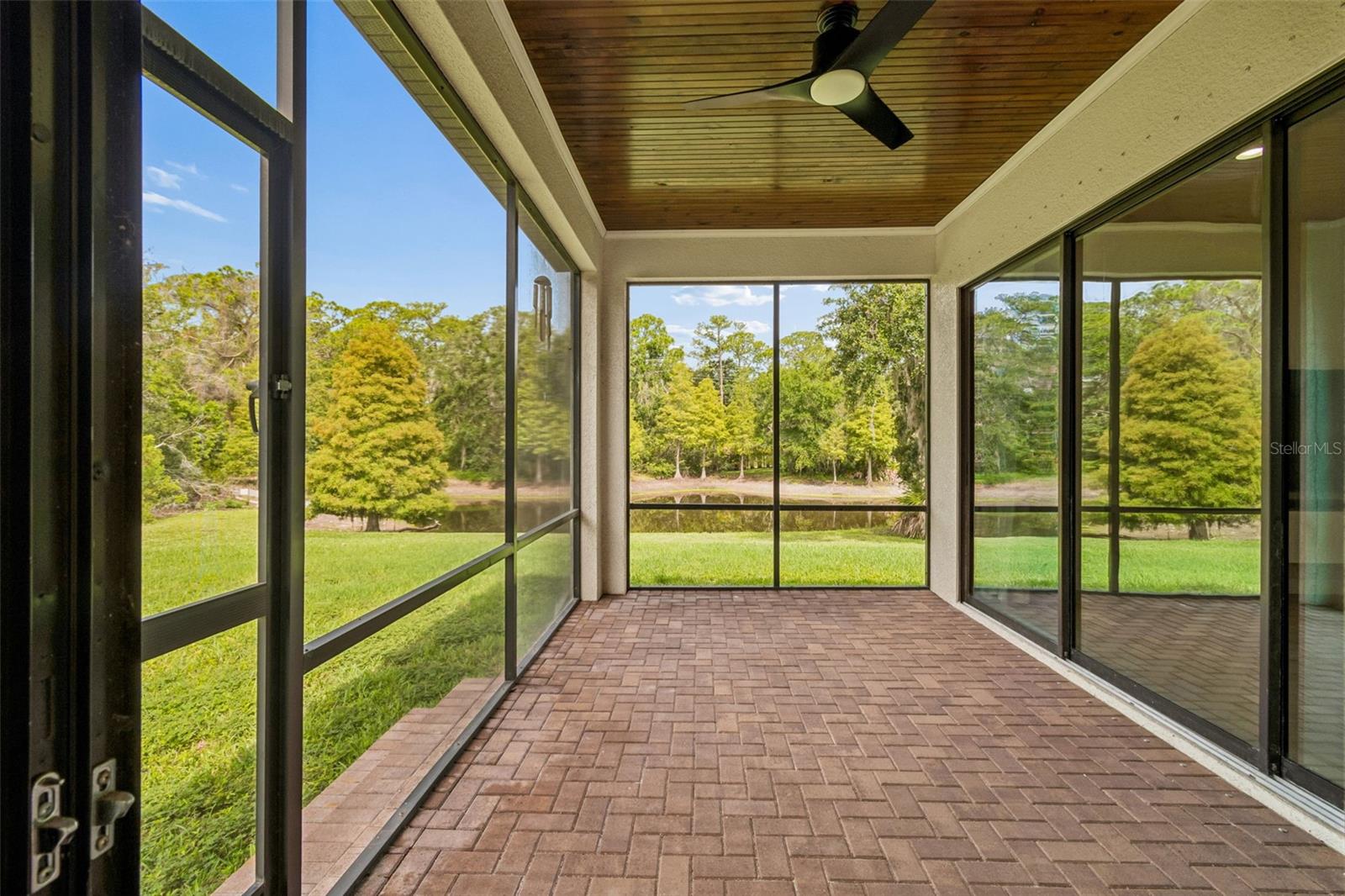 7872 MARSH POINTE DR — photo 32
