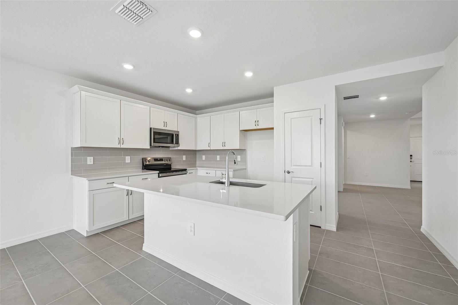9014 OPTIMIST WAY — photo 4