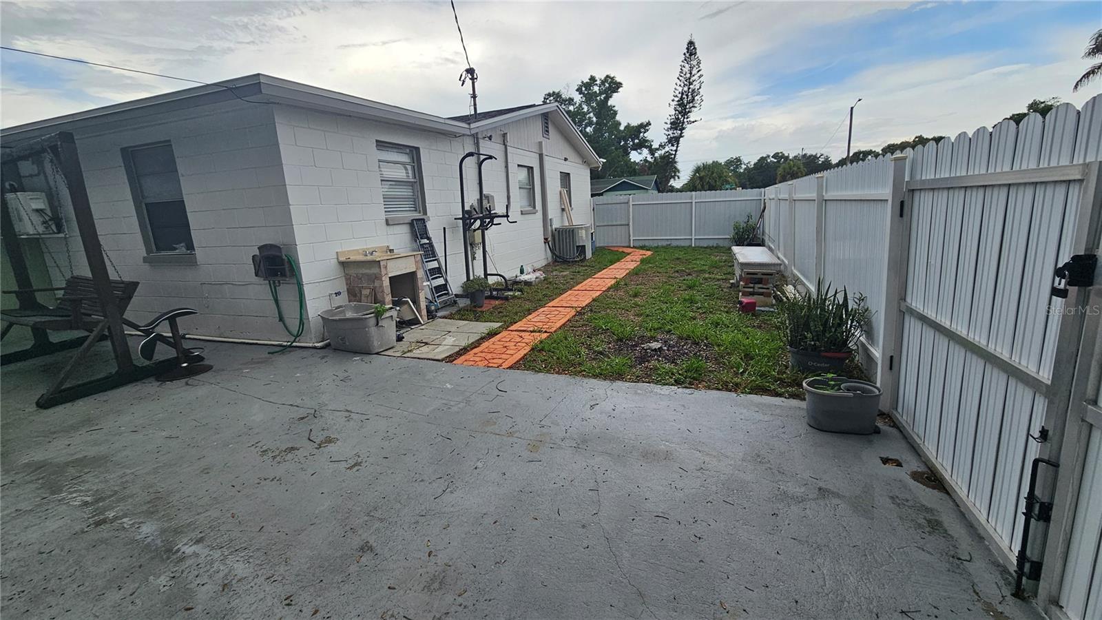 3502 LIBBY LOOP — photo 36