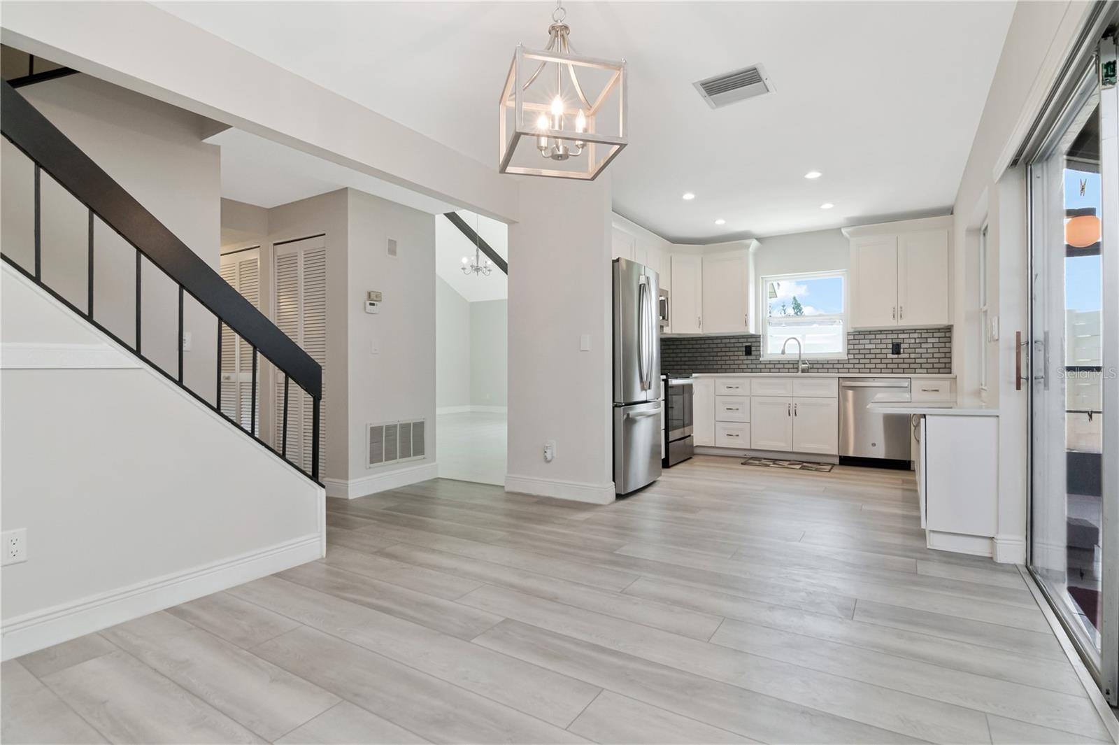 2655 BARKSDALE CT — photo 8