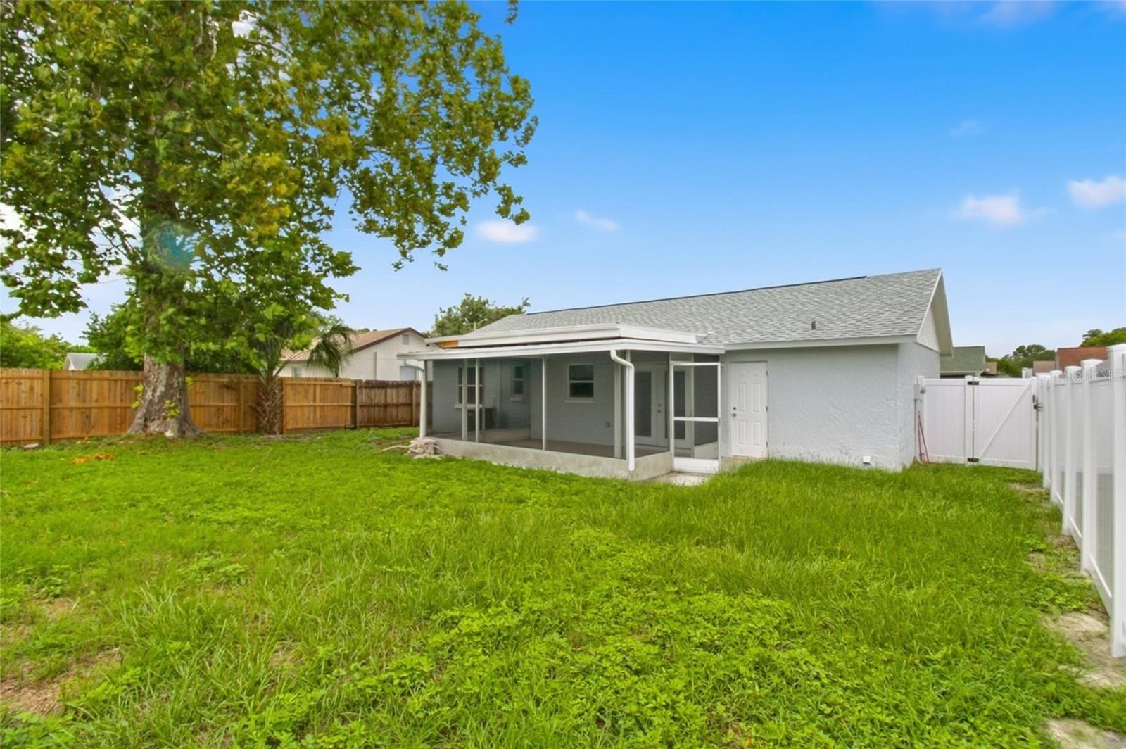 7342 IVORY TER — photo 27