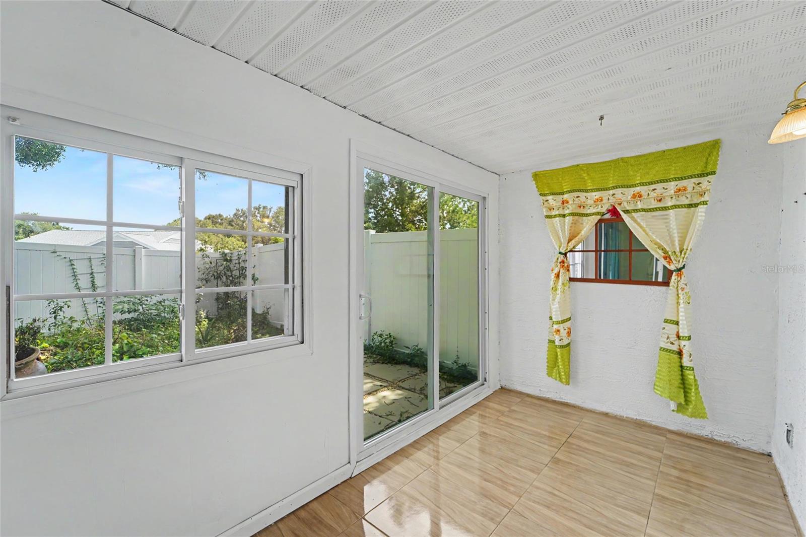3174 PHLOX DR — photo 13