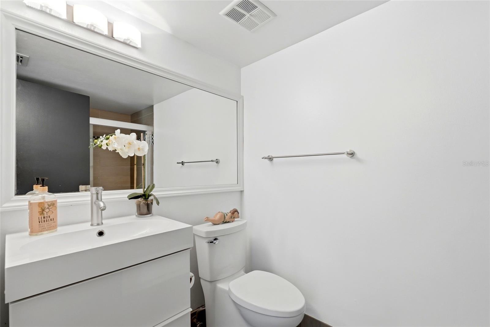 125 5TH AVE NE #210 — photo 9