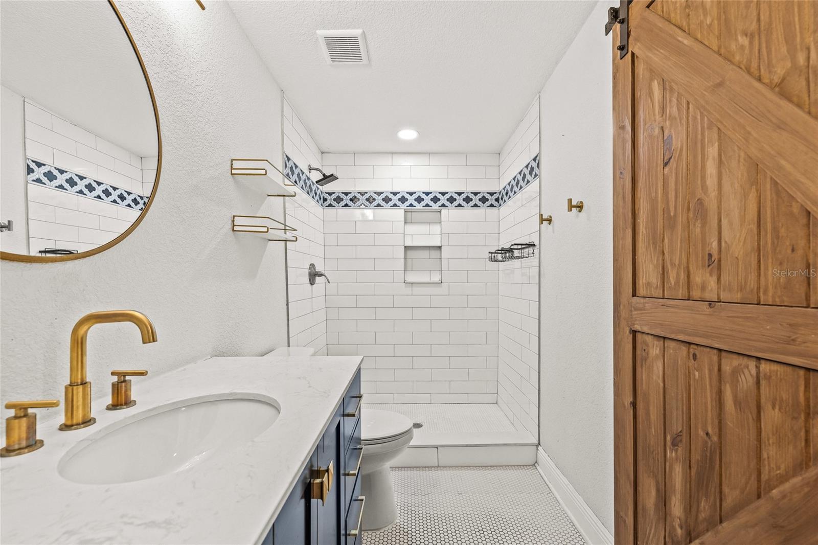 210 E CLUSTER AVE — photo 29